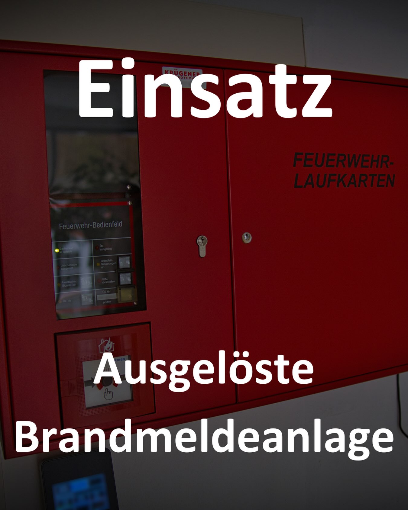 🚨 Nr. 102 🚨
🗓️ 19.08.2026 🗓️
🕖 11:59 🕖
🚒 ELW, HLF, DLK 🚒
📟 Ausgelöste Brandmeldranlage 📟
📍 Herzberg📍

Die Feuerwehr wurde zu einer ausgelösten Brandmeldeanlage in einem Altenwohnheim alarmiert. Nach dem Eintreffen an der Einsatzstelle erfolgte zunächst die Erkundung des Objektes sowie die Kontrolle der Brandmeldeanlage. Dabei konnte festgestellt werden, dass ein Melder im Kellerbereich ausgelöst hatte. Der betroffene Bereich wurde anschließend durch die Einsatzkräfte kontrolliert und auf mögliche Anzeichen eines Brandereignisses überprüft. Im Rahmen der Erkundung konnten weder Feuer noch Rauch wahrgenommen werden. Nach weiterer Prüfung stellte sich die Auslösung als technischer Defekt der Brandmeldeanlage dar. Ein Zurücksetzen der Anlage war vor Ort nicht möglich. Da keine weiteren Maßnahmen der Feuerwehr erforderlich waren, wurde die Einsatzstelle an den Betreiber übergeben.